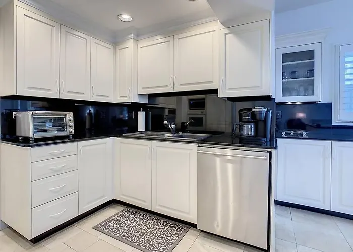 Steps From The Beach, Location, 2 Bdrm 2 Bth Ferienhaus Clearwater Beach