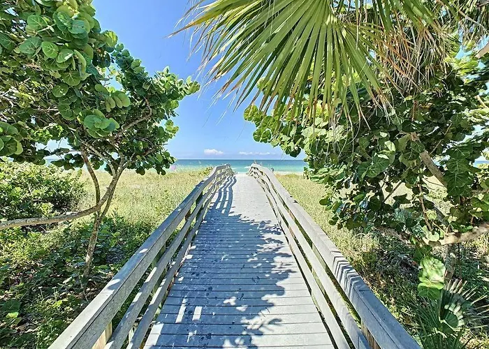 Steps From The Beach, Location, 2 Bdrm 2 Bth * Clearwater Beach